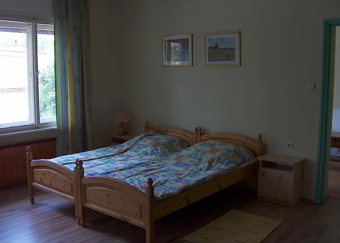 Apartmanhaz Sipos שיופוק